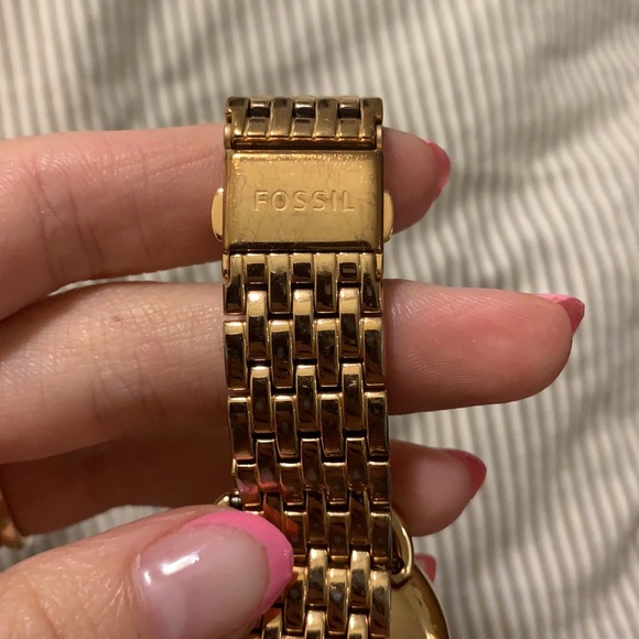 Women’s Fossil Watch - Picture 3 of 5